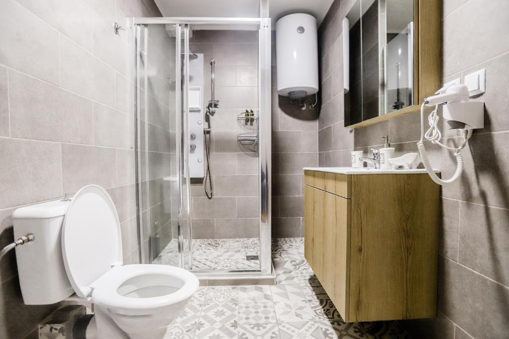 Knl Luxury Apartment By Homebrain อเล็กซานโดรโพลิส ภายนอก รูปภาพ