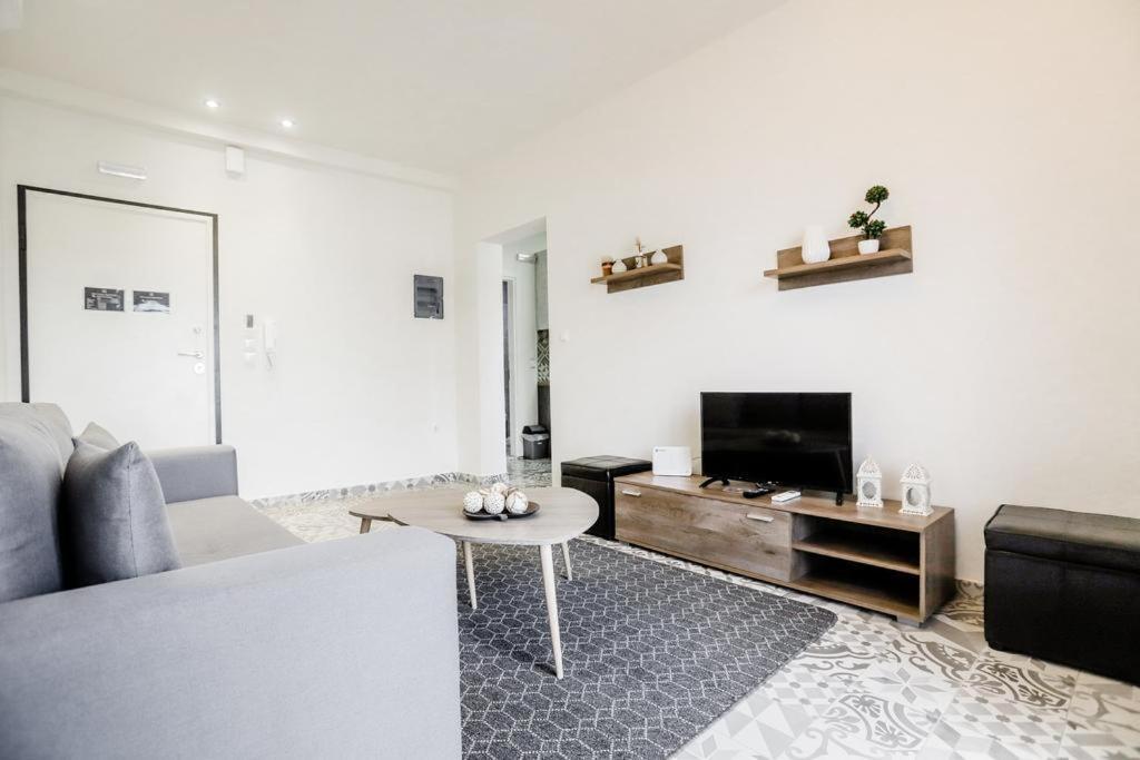 Knl Luxury Apartment By Homebrain อเล็กซานโดรโพลิส ภายนอก รูปภาพ
