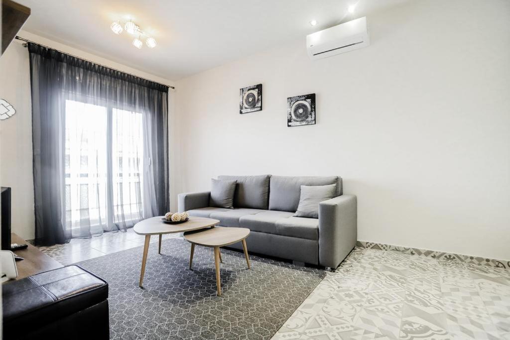 Knl Luxury Apartment By Homebrain อเล็กซานโดรโพลิส ภายนอก รูปภาพ